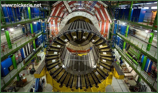 De Large Hadron Collider, de deeltjesverneller van het Europese onderozeksbureau CERN. 
