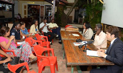 Surinaamse Vereniging van Journalisten (SVJ) dinsdagavond in een gezamenlijke persconferentie met vertegenwoordigers van het International Press Institute (IPI).