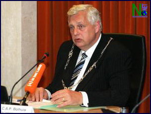 Burgemeester Bolhuis van Raalte tijdens de raadsvergadering van donderdag. Foto: ANP