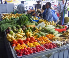De kleurrijke markt in Nieuw Nickerie.