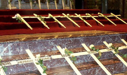 Bij herdenking van Decembermoorden in Amsterdam wordt ook bij andere slachtoffers stilgestaan.