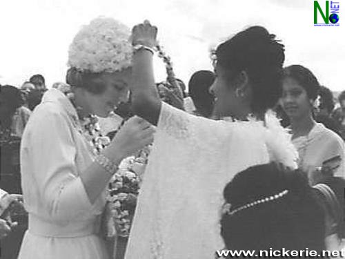 Prinses Beatrix in Suriname, Prinses Beatrix door Hindoestaanse te Nickerie kran